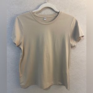 Uniqlo crew neck tee
